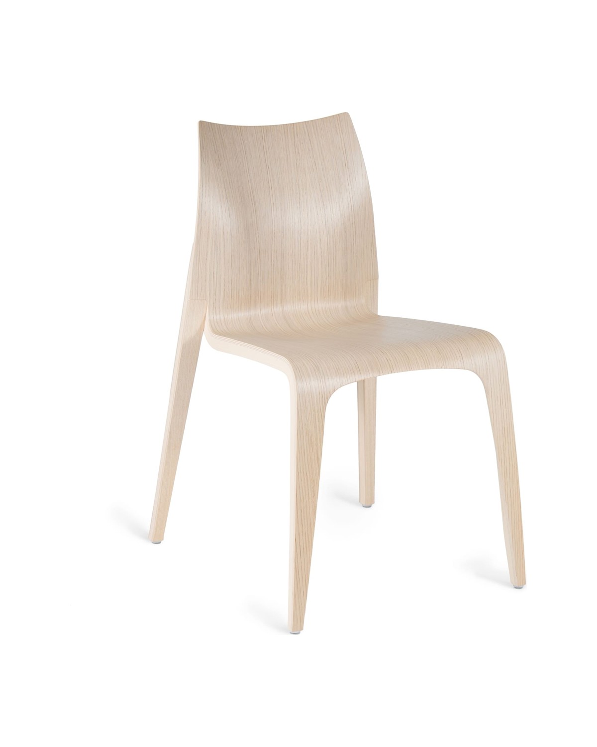 La chaise Flow, coque en bois moulé sur piètement bois, en finition bois clair