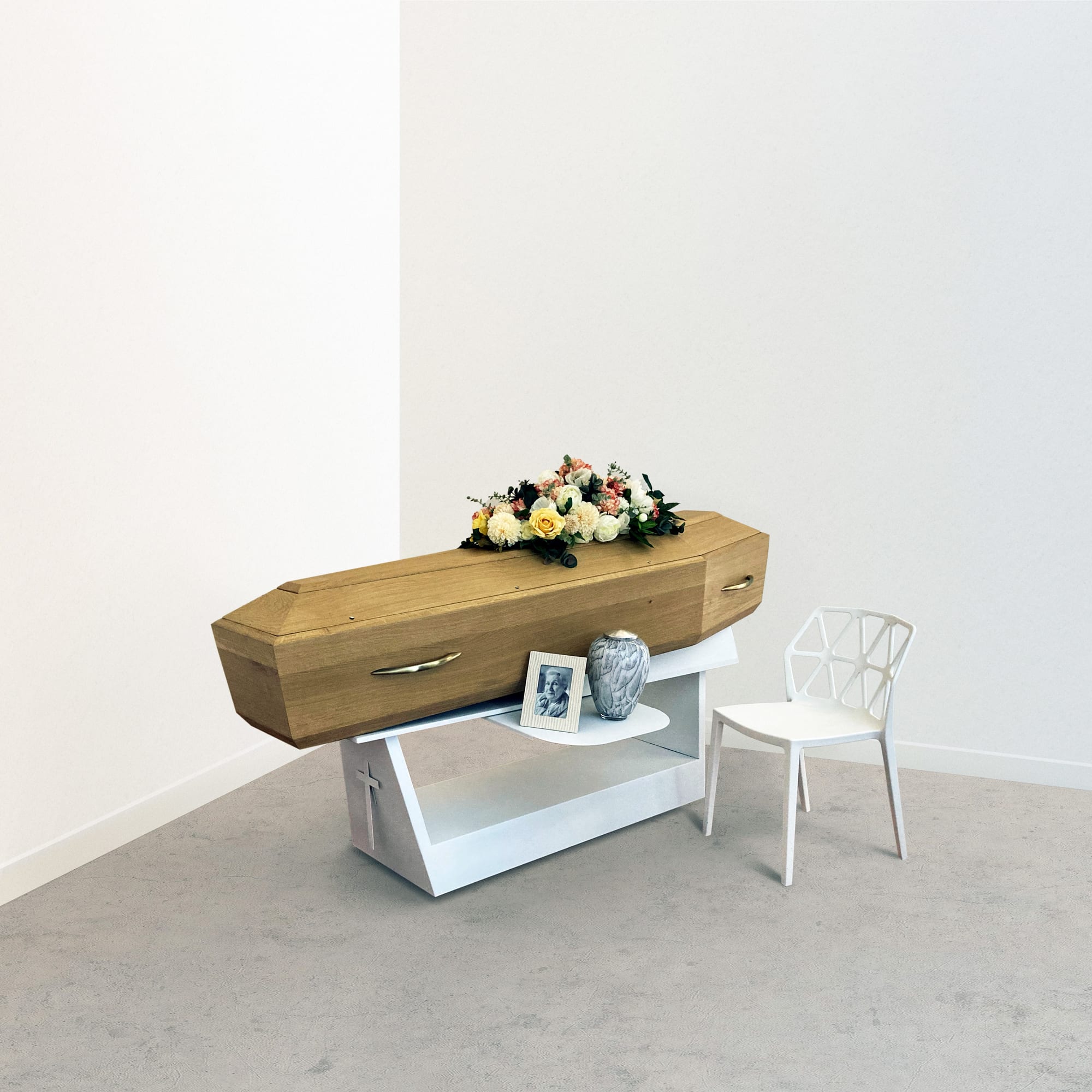 L'Universel with a coffin, base and removable accessories